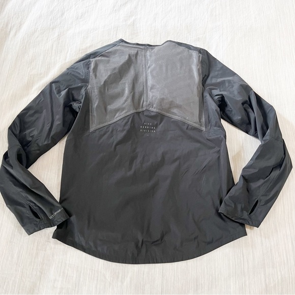 Nike Storm-FIT ADV Down-Fill Run Division Women's Black Running Jacket - Picture 9 of 16